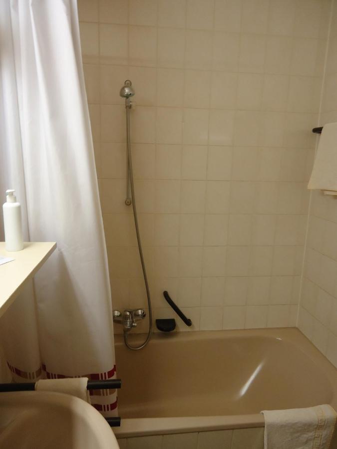 Enjoyhotel Garni Korntal Stuttgart B&B Parkplatz Sprinter מראה חיצוני תמונה